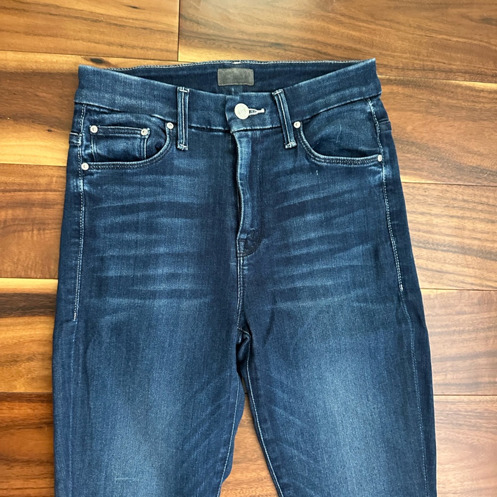 MOTHER HIGH WAISTED LOOKER ANKLE FRAY TONGUE AND CHIC DARK WASH SIZE 25 - Picture 12 of 15
